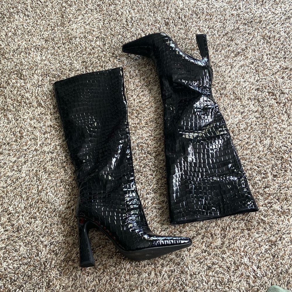 Black Knee High Boots with Heels Size: 8